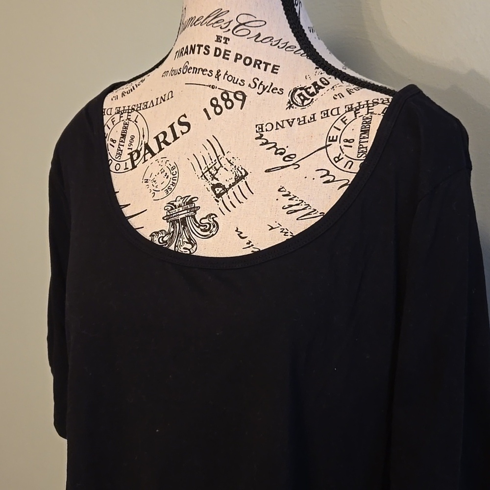 Black Scoop-Neck Tee - Picture 5 of 5